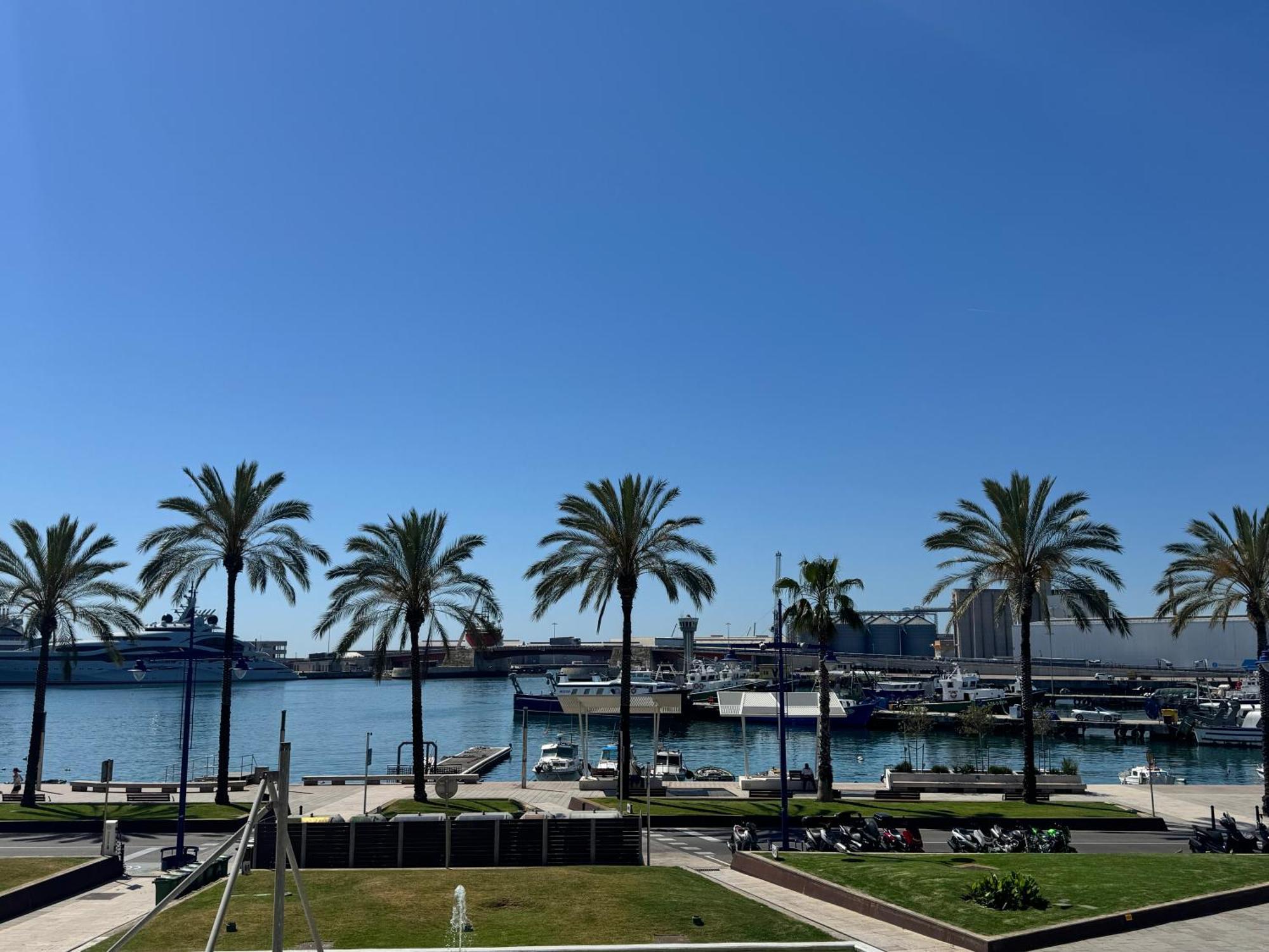 Port Serrallo Apartment *